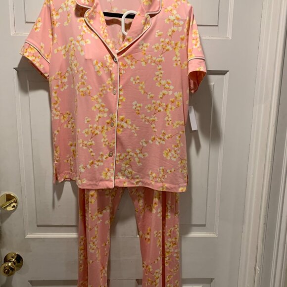 Natori~ NWT!!~ (Retail: 140) Luxurious Pajamas - Picture 9 of 15